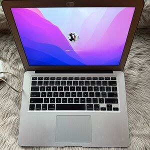 Macbook *Read Description*